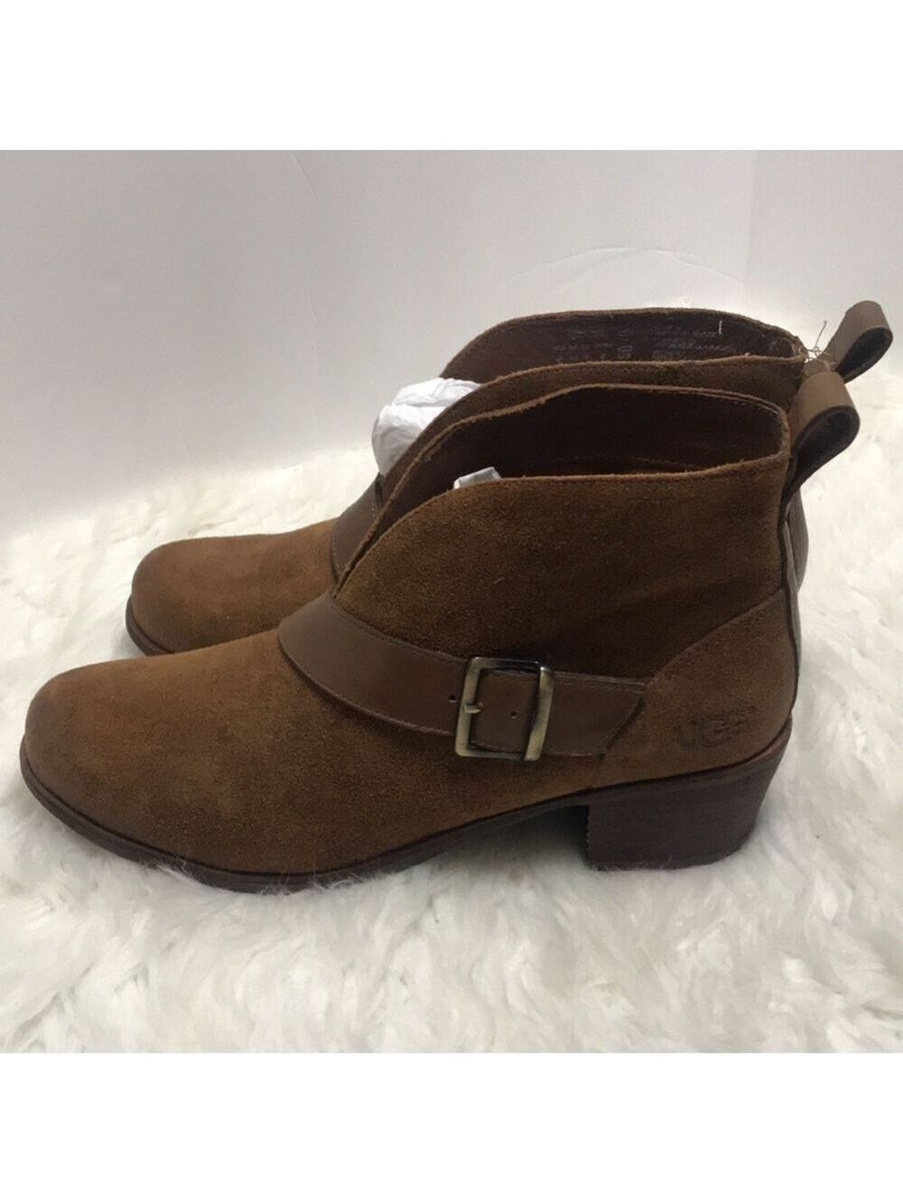 NWOB UGG WRIGHT BELTED ANKLE BOOT SIZE 8M